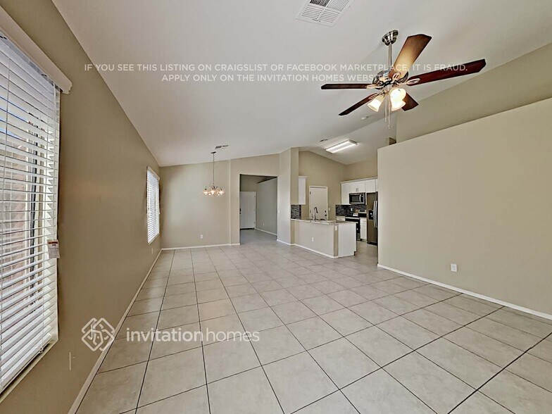 Building Photo - 14632 N 148th Ave