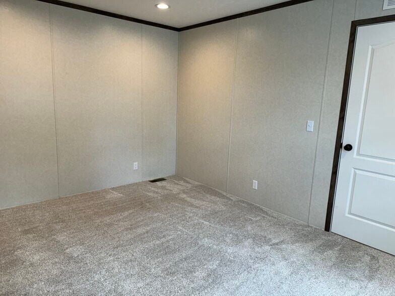 Building Photo - 48579 Leafdale Ct