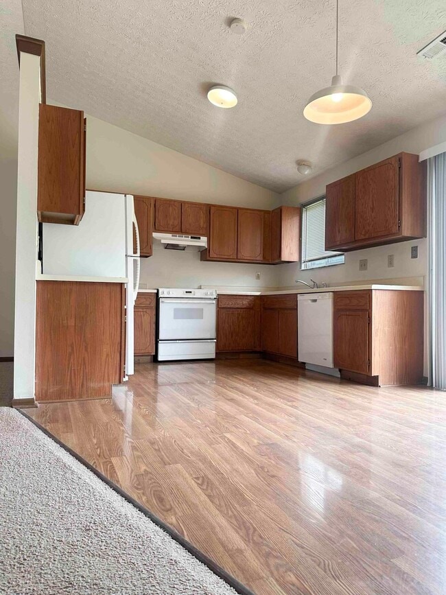 Building Photo - 7947 Schoolside Dr