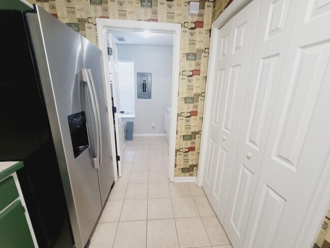 Building Photo - 4081 Remer Ct