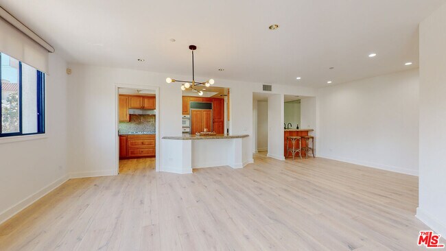 Building Photo - 701 Ocean Ave