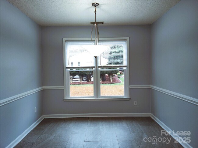 Building Photo - 1901 Timber Ln Dr