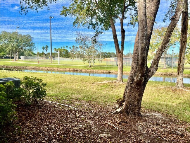 Building Photo - 1133 Coral Club Dr