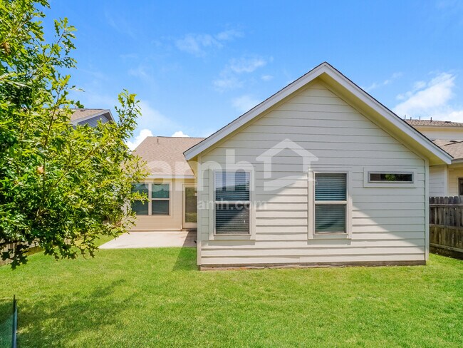 Building Photo - 8105 Cottage Rose Dr
