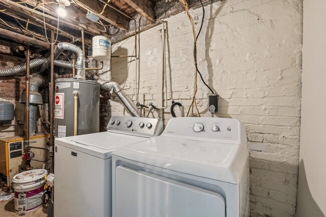 Building Photo - 708 Columbia Rd NW