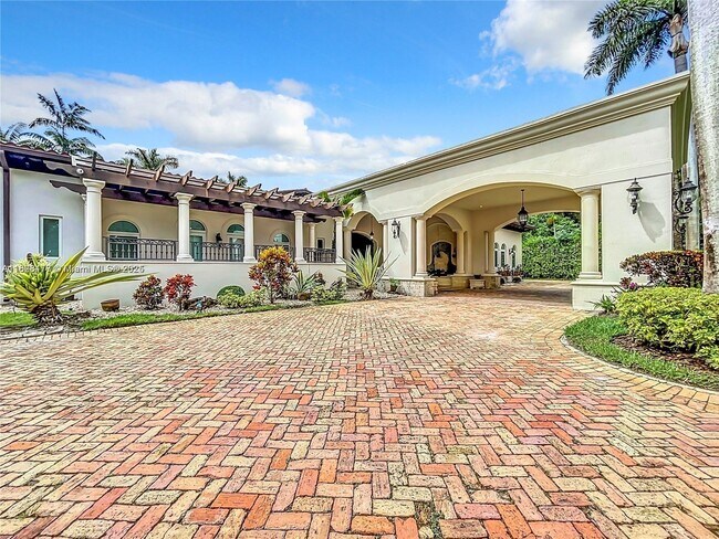 Building Photo - 6710 SW 92nd St
