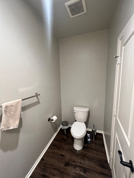 Building Photo - 3230 E Yountville Dr