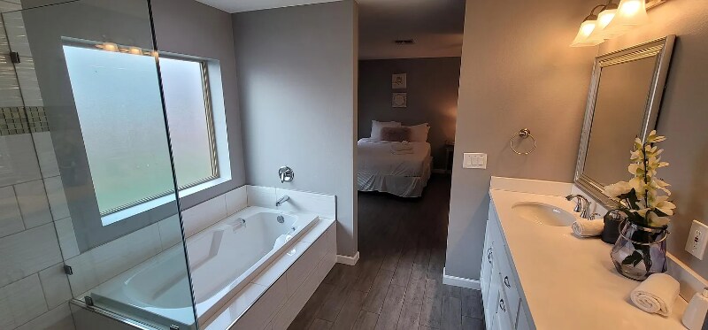 Building Photo - 8220 E Northland Dr