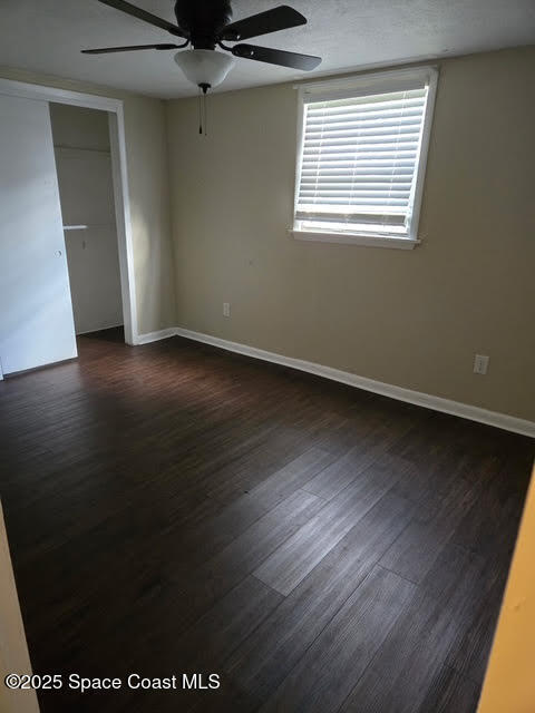 Building Photo - 1077 Shares Dr