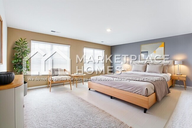 Building Photo - 484 Emporia Loop