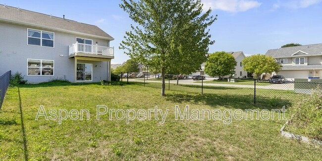 Building Photo - 482 N Mckenzie Ln