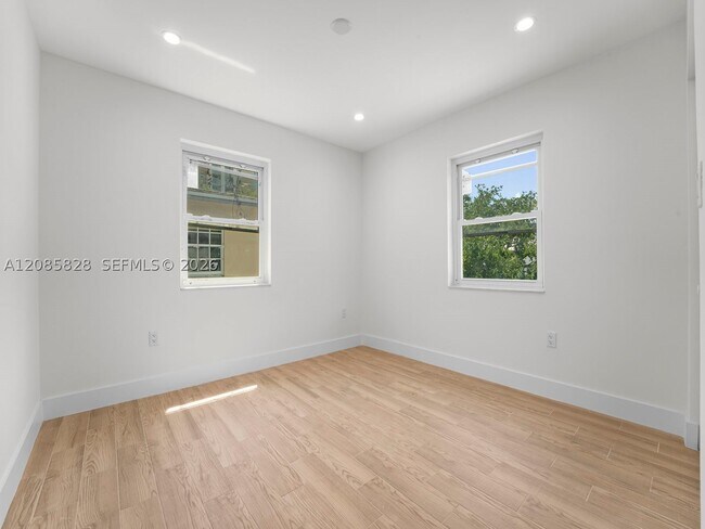 Building Photo - 238 NW 41st Ave