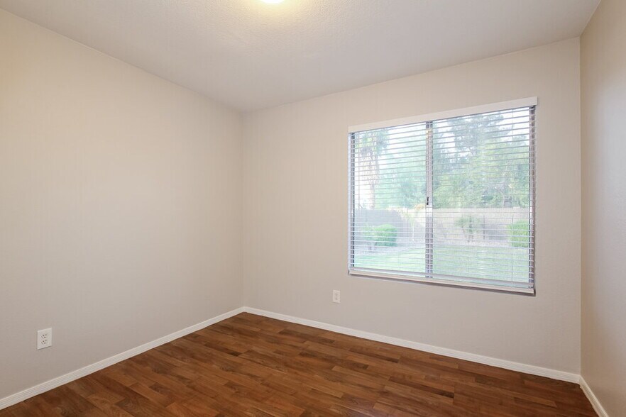 Building Photo - 6320 W Port Royale Ln
