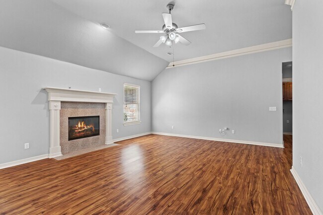 Building Photo - Come home to this gorgeous, light-filled home with an enormous and beautiful backyard!