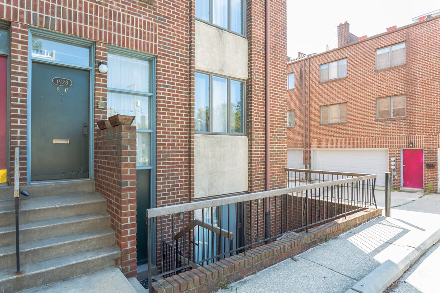 Building Photo - 1928 Rodman St