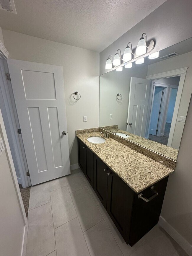 Building Photo - 3 Weeks Rent FREE! 3 Bed 2.5 Bath House for Rent in Morgan!