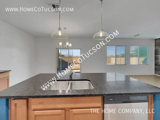 Building Photo - 7538 S Circulo Rio Blanco