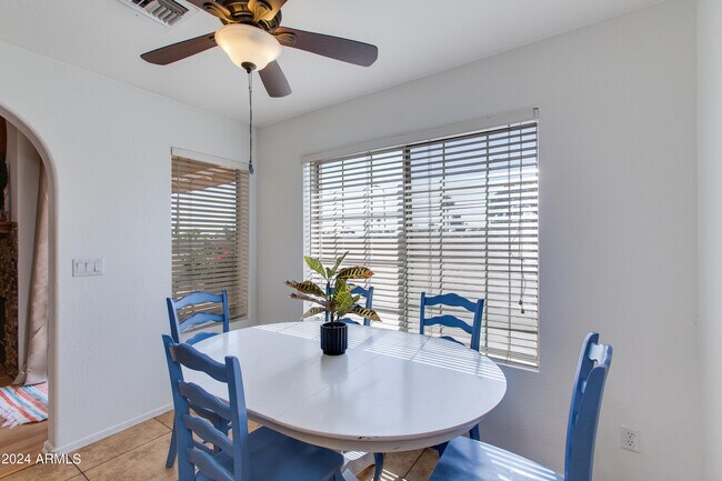 Building Photo - 2647 N Miller Rd