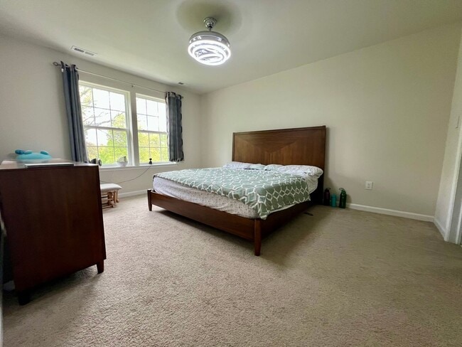 Building Photo - Stunning 4-Bed Townhome in Quakertown! Available NOW!
