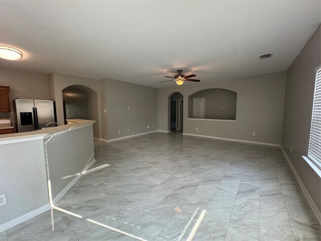 Building Photo - 2730 Coyote Trail Dr