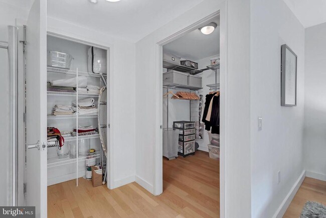 Building Photo - 912 F St NW