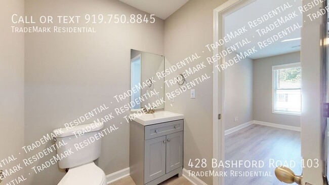 Building Photo - Modern, Renovated 4 bedroom Townhome