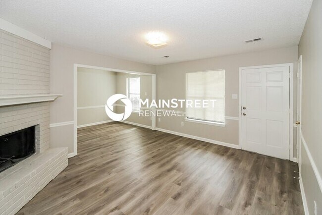 Building Photo - 3 Bedroom Pet-Friendly Home in Memphis, TN with Main Street Renewal
