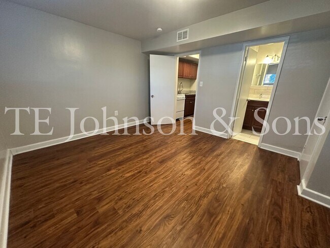 Building Photo - 1930 Elizabeth Ave