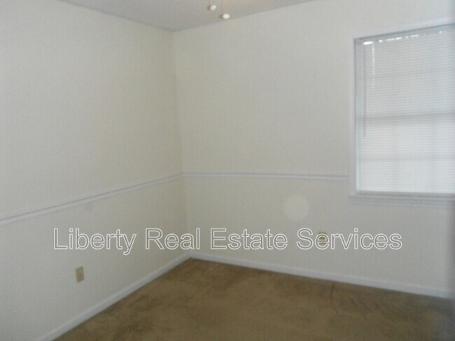 Building Photo - 177 Sheila Dr