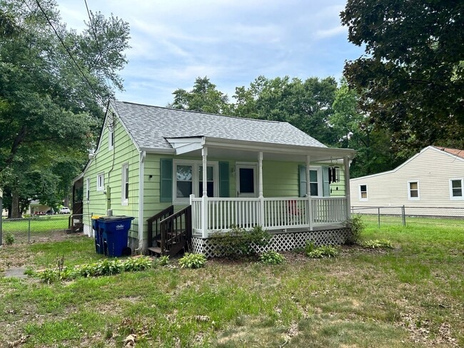 Building Photo - 16104 Pauline Ave