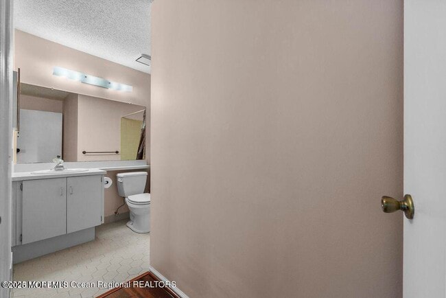 Building Photo - 237 Wycoff Way W