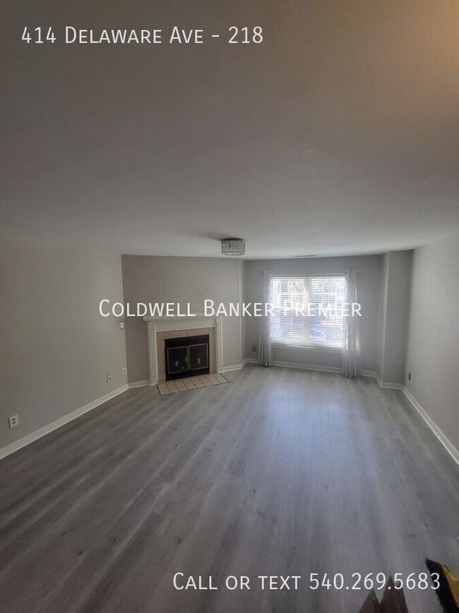 Building Photo - 414 Delaware Ave