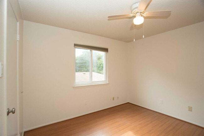 Building Photo - 1402 Green Terrace Dr