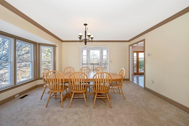 Building Photo - WELLER ESTATES