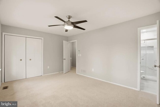 Building Photo - 1382 Almond Dr