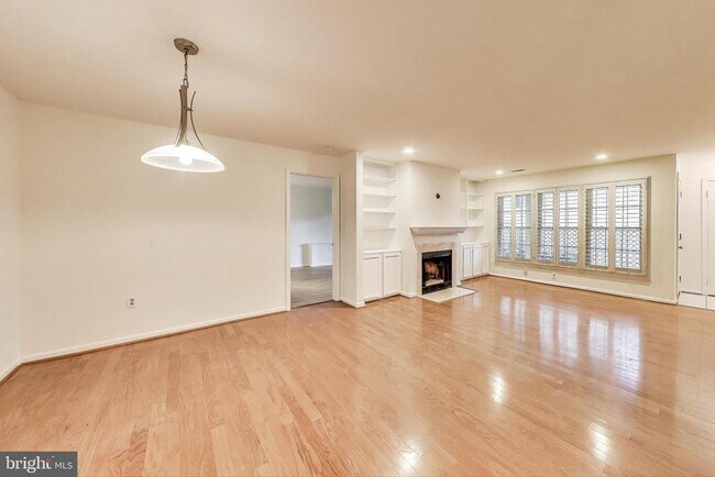 Building Photo - 13063 Shadyside Ln