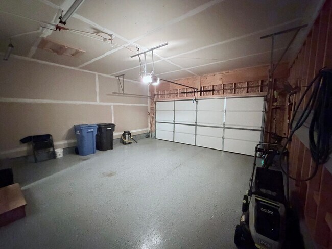 Building Photo - 3 Bed / 2.5 Bath Brand New House in Waunakee, WI!