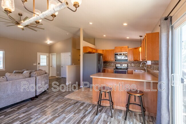 Building Photo - 1113 Banjo Ct