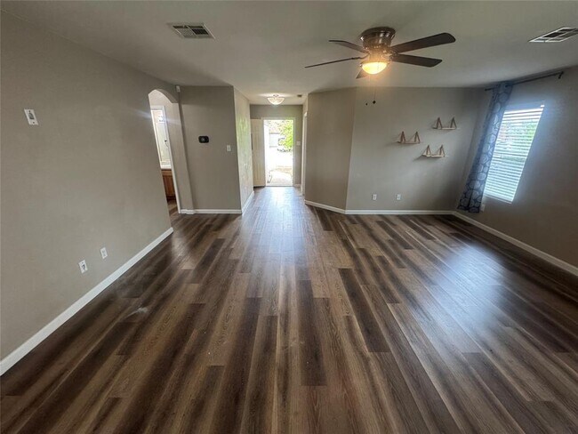 Building Photo - 108 Mesa Dr