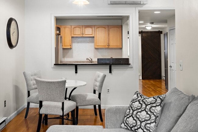 Building Photo - 41 Warren Ave