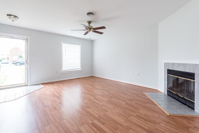 Building Photo - 2209 High Bush Cir