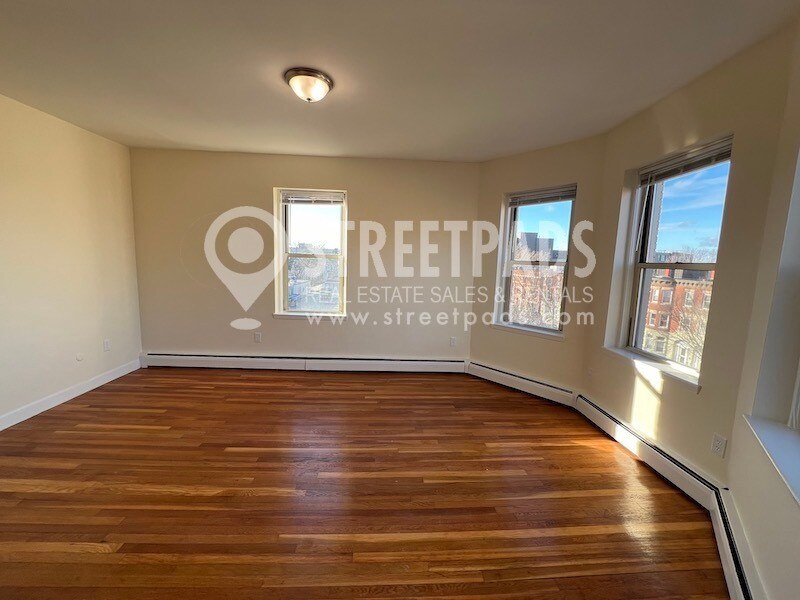 Building Photo - 60 Brighton Ave