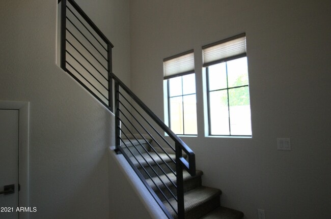 Building Photo - 2090 S Dorsey Ln