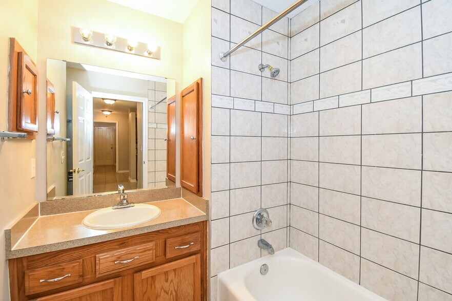 Building Photo - 409 Sweet Jasmine Way
