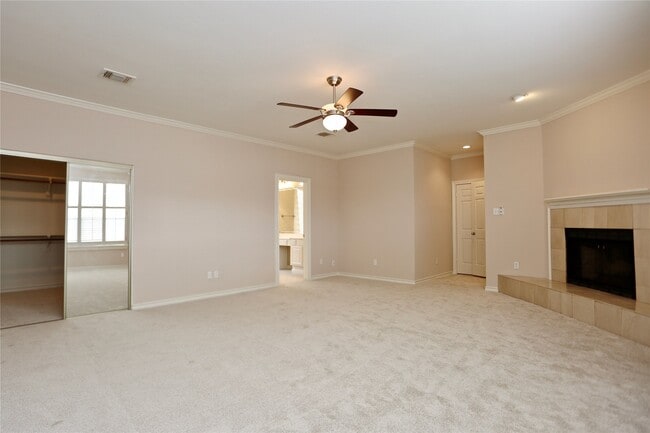 Building Photo - 1721 Potomac Dr