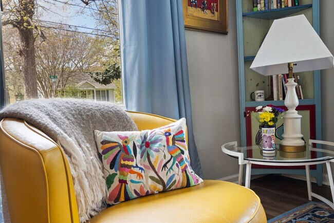 Building Photo - 500 Oak Ave