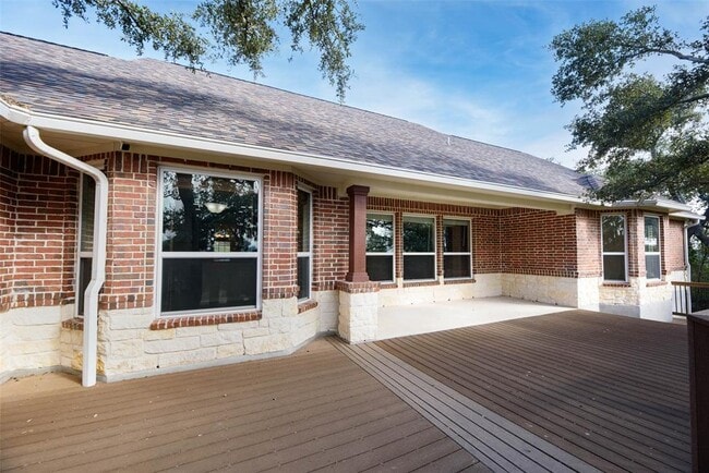Building Photo - 2220 Comal Springs