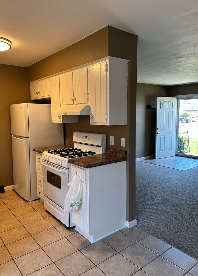Building Photo - 1320 S Curry Pike
