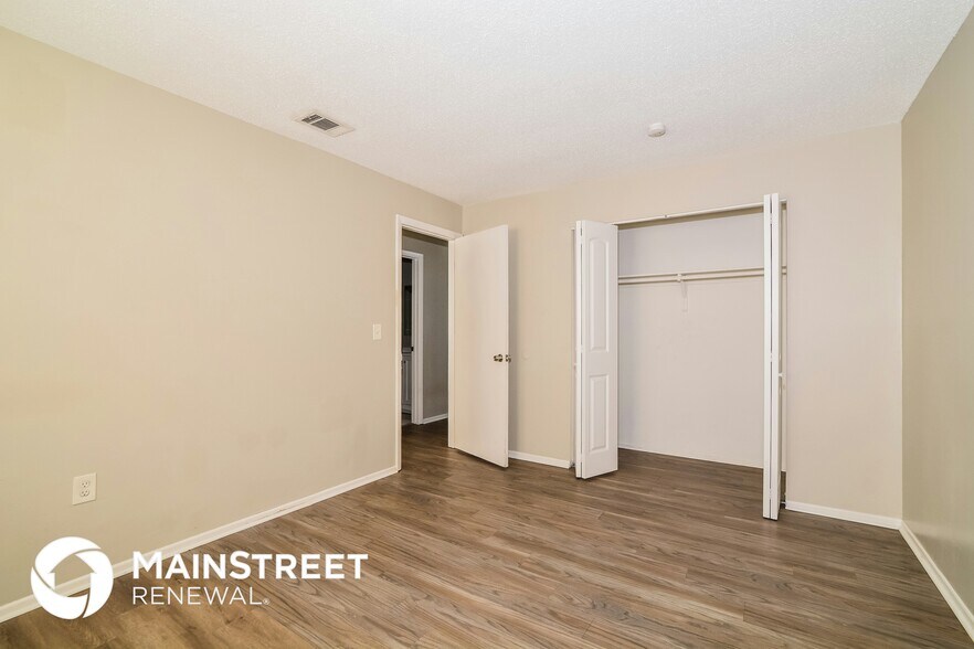 Building Photo - 2000 Burning Tree Dr