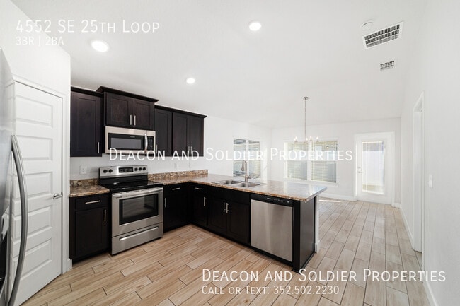 Building Photo - 4552 SE 25th Loop